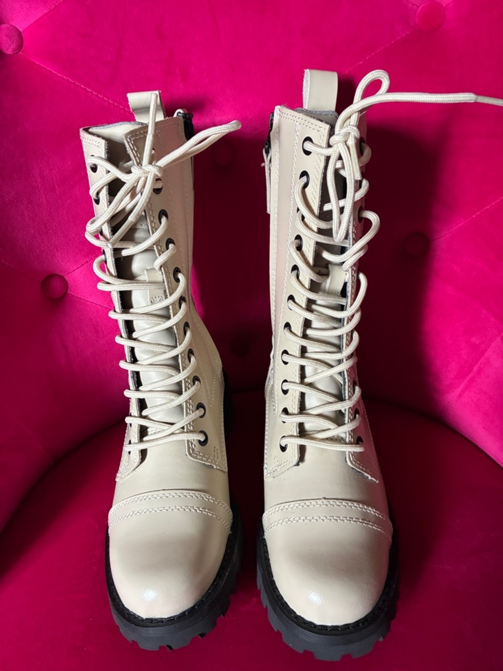 Harley-Davidson Cream Lace-Up Lug Sole Boots for Women - Picture 2 of 6